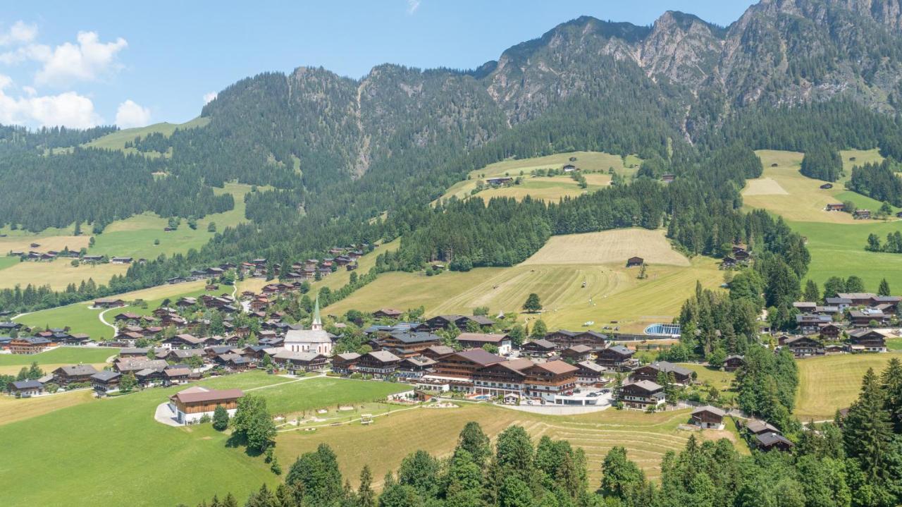 Alpbacherhof Mountain & Spa Resort Bagian luar foto