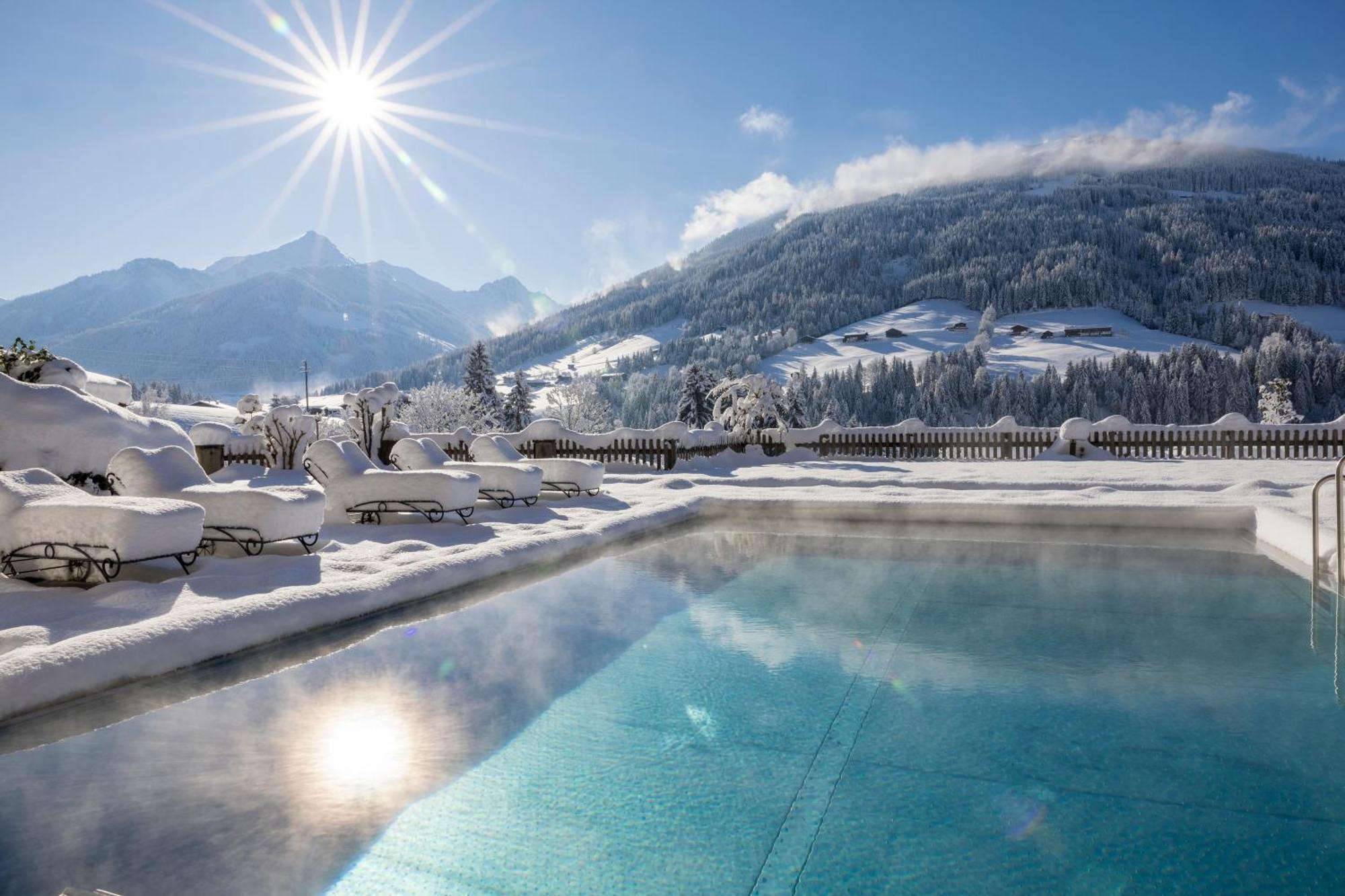 Alpbacherhof Mountain & Spa Resort Bagian luar foto